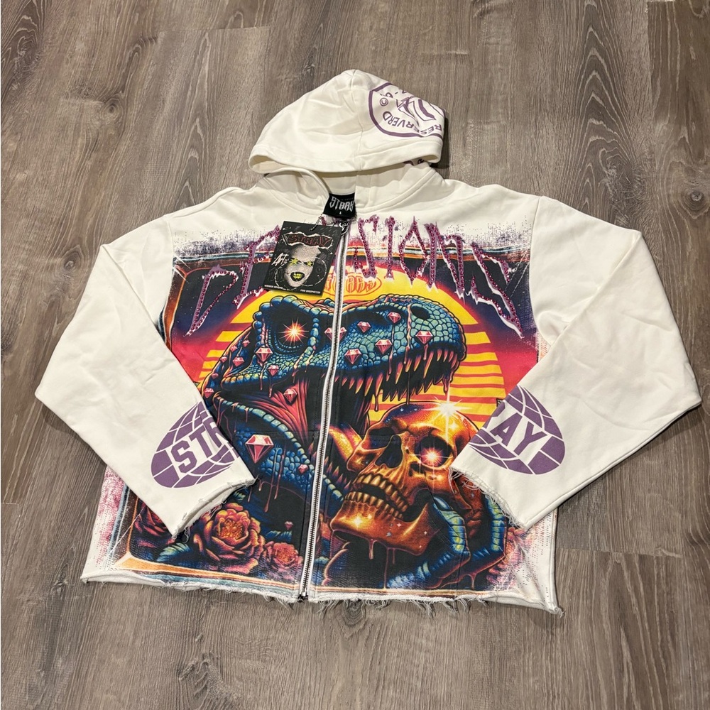 Stray zip-up